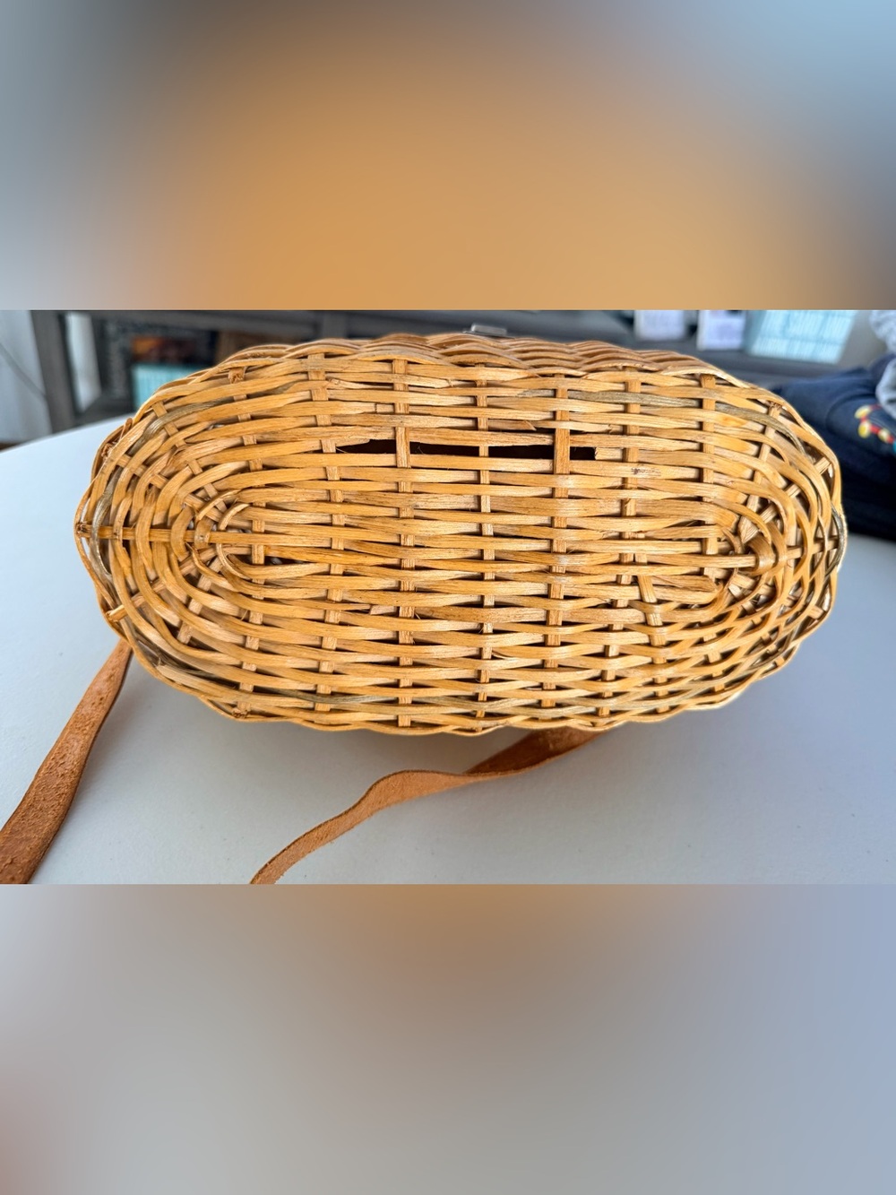 VINTAGE: Handmade Wicker Creel Handbag. - Picture 4 of 15